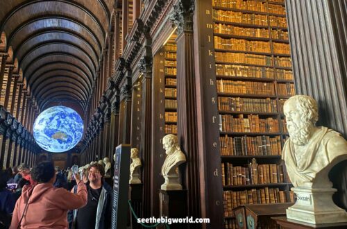 Book of Kells 凱爾經｜都柏林三一學院長廊圖書館