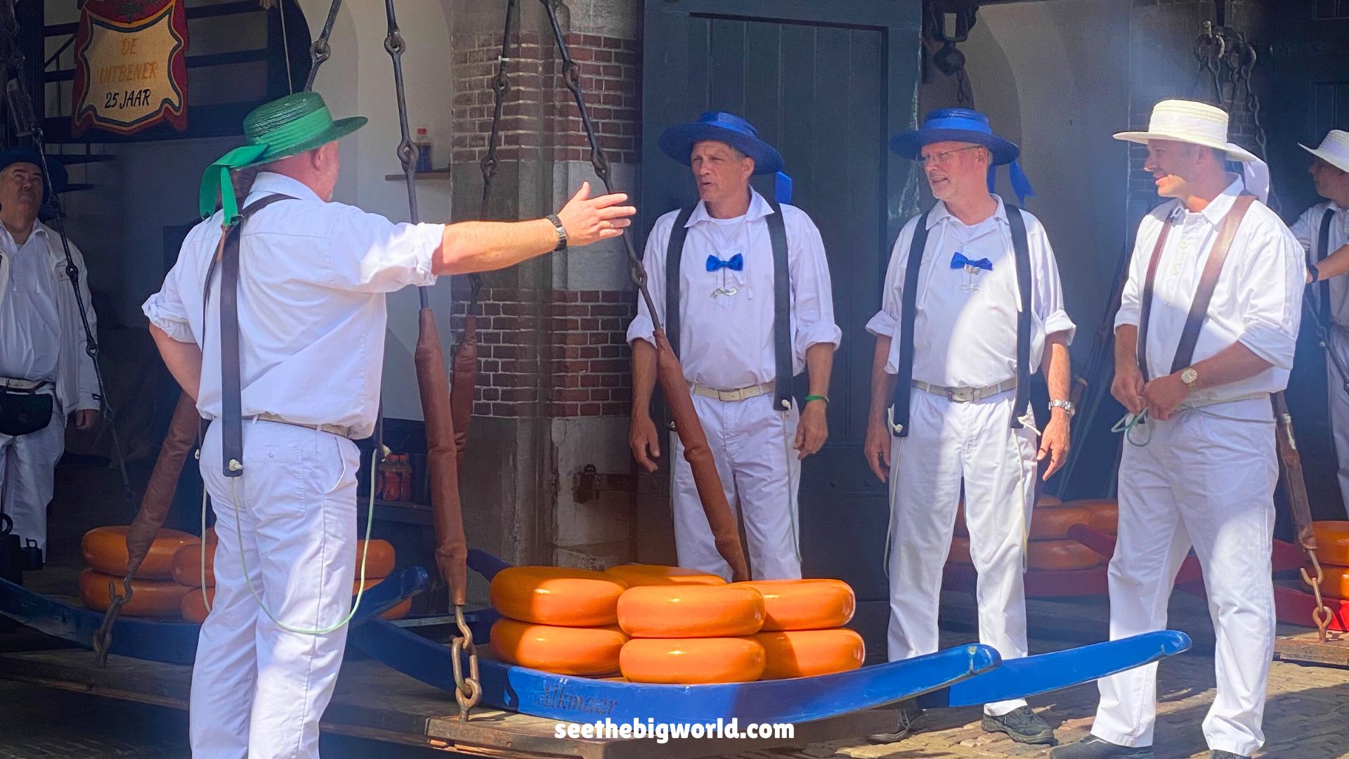 Alkmaar Cheese Market|How to Get There and What to Expect