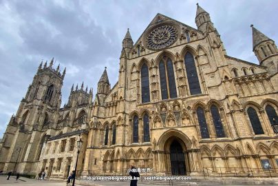 約克大教堂｜Undercroft Museum、彩繪玻璃與教堂名稱分別