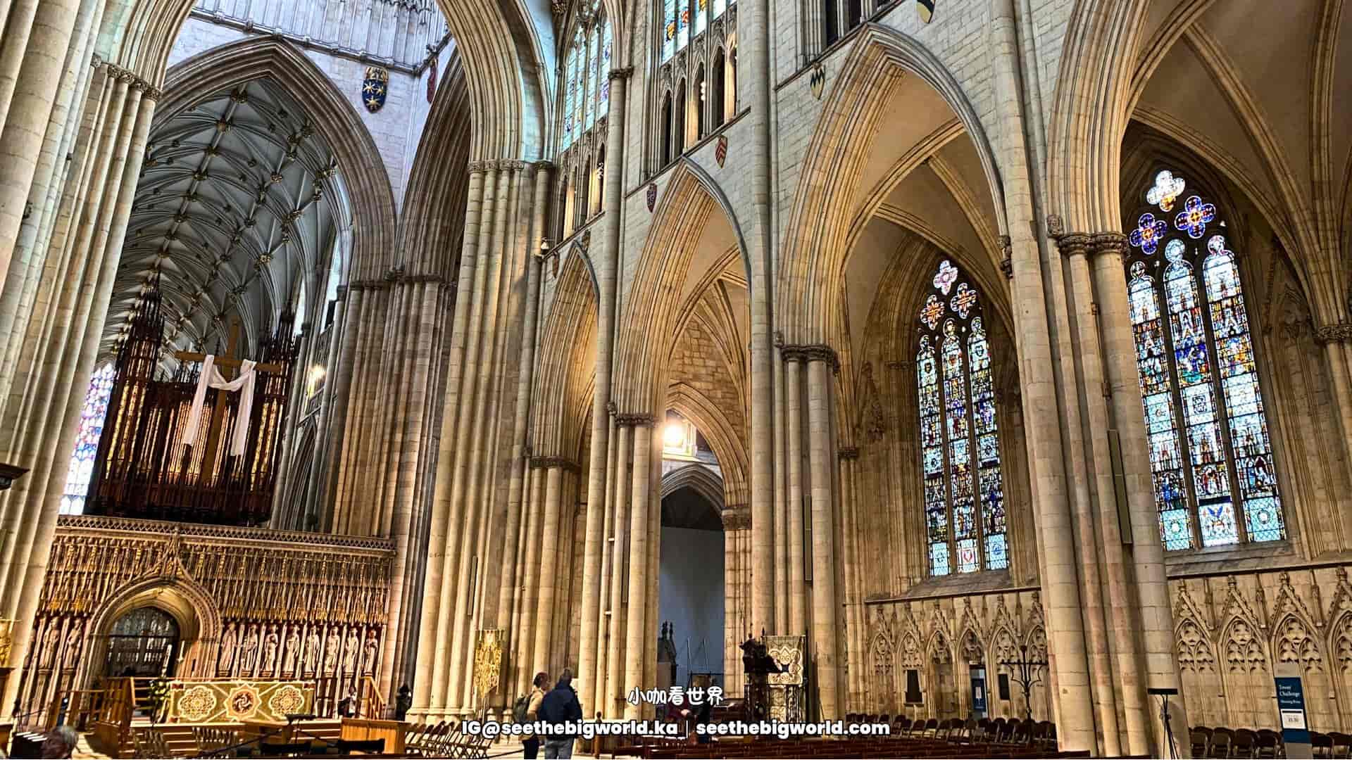 約克大教堂｜Undercroft Museum、彩繪玻璃與教堂名稱分別