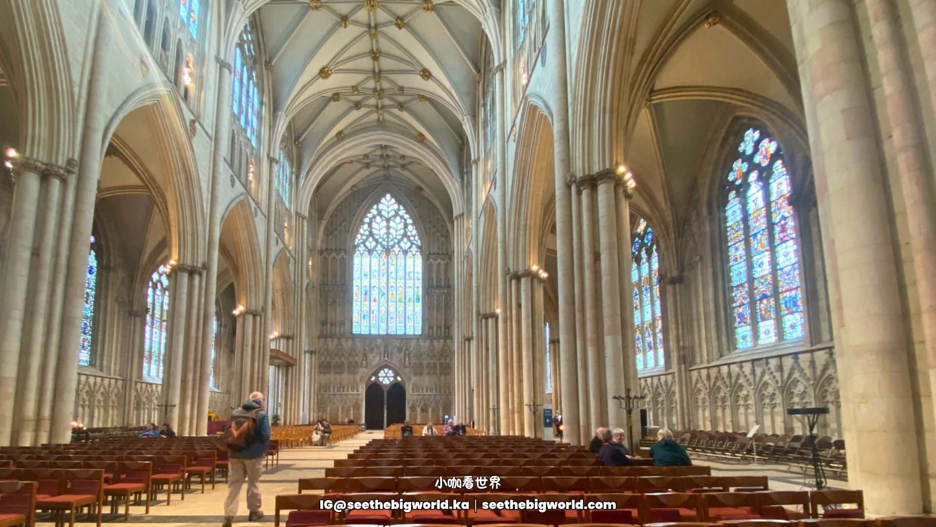 約克大教堂｜Undercroft Museum、彩繪玻璃與教堂名稱分別